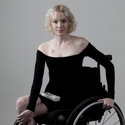 Victoria's Secret imagine des sous-vêtements pour les femmes en situation  de handicap
